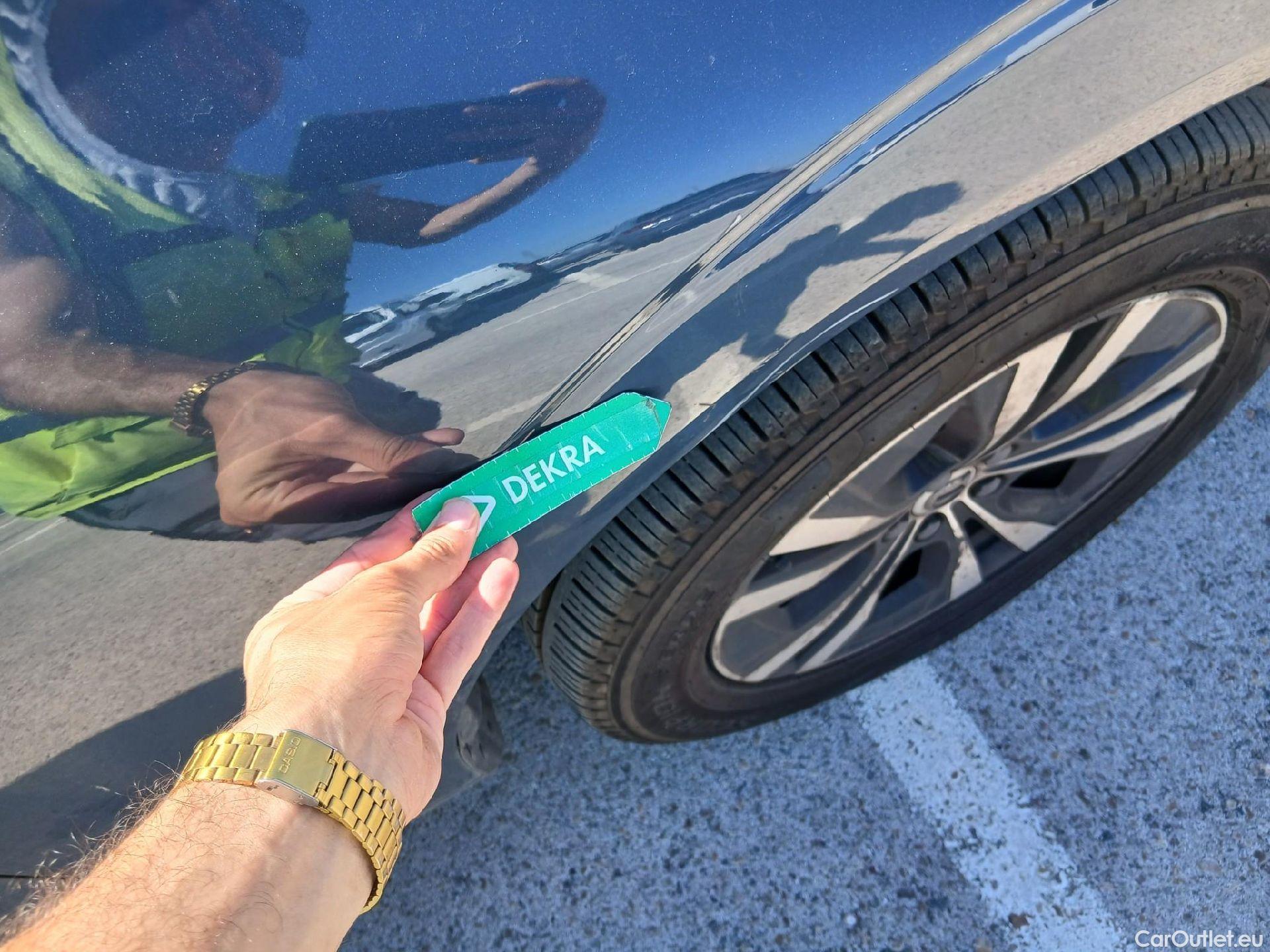  Volvo  XC60 VOLVO  / 2017 / 5P / todoterreno 2.0 B4 D Momentum Pro Auto #25