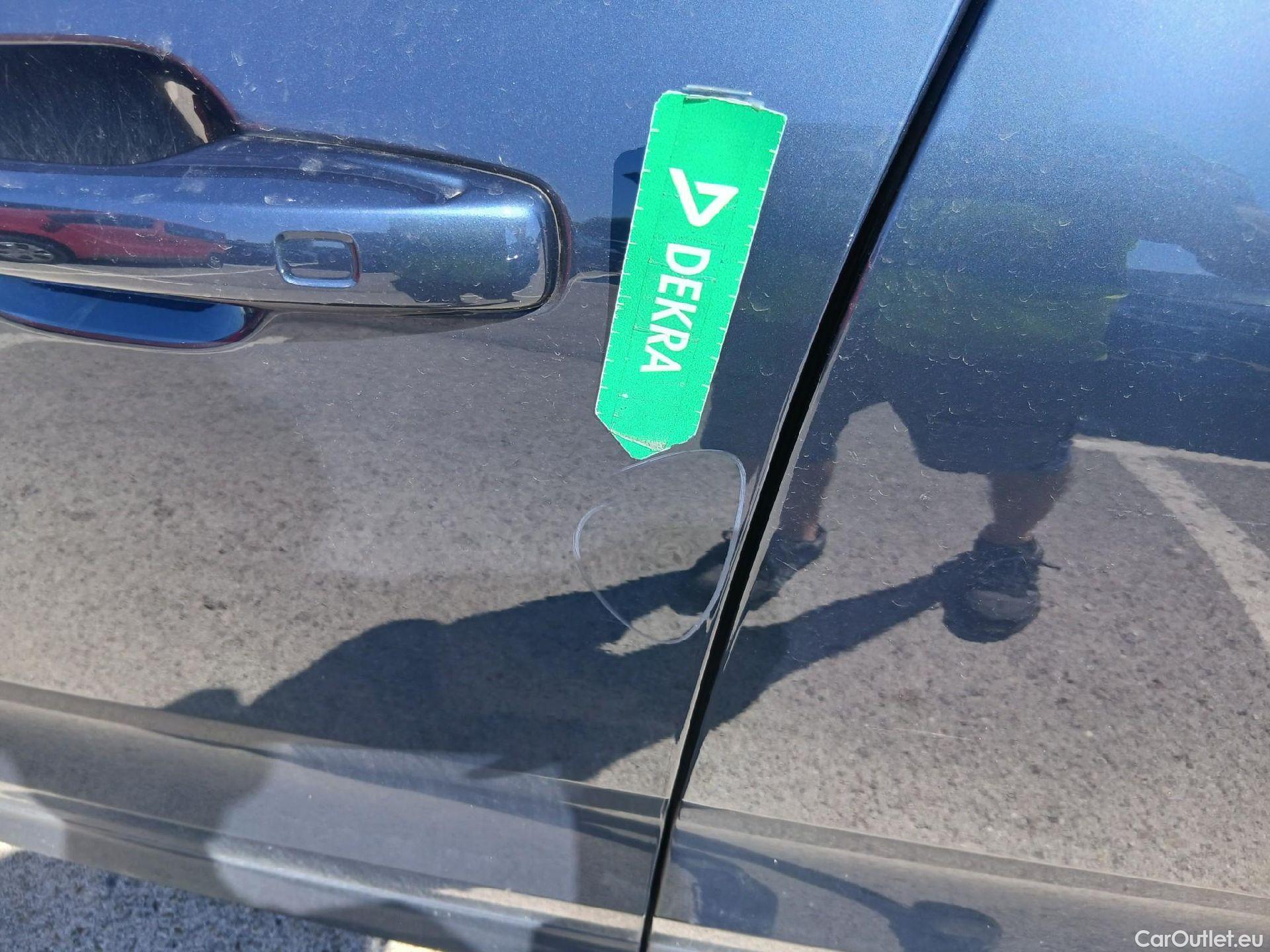  Volvo  XC60 VOLVO  / 2017 / 5P / todoterreno 2.0 B4 D Momentum Pro Auto #9