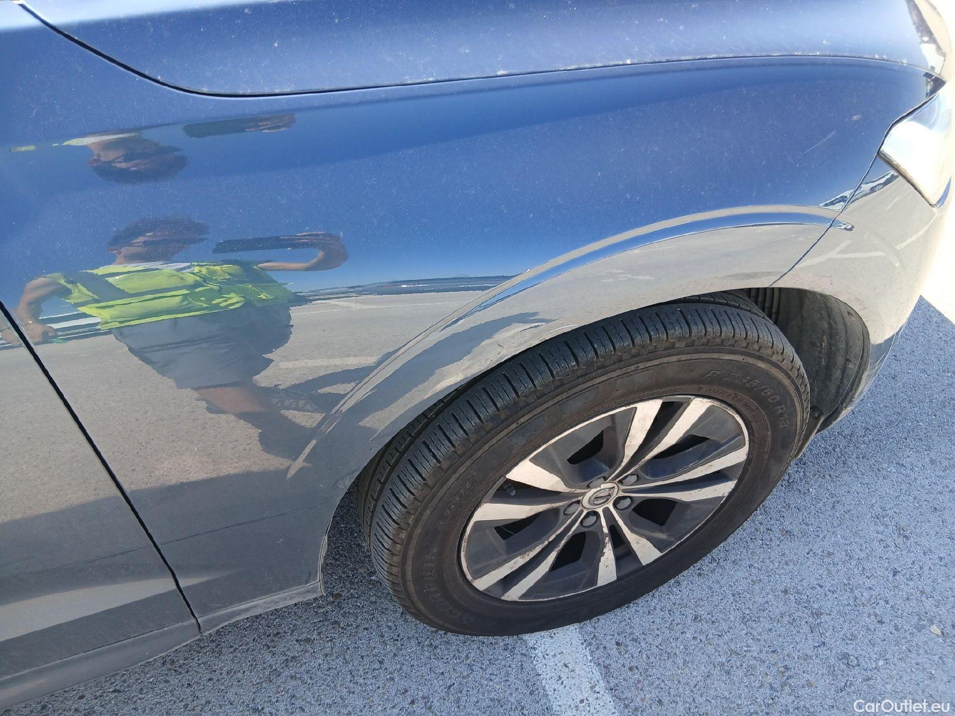  Volvo  XC60 VOLVO  / 2017 / 5P / todoterreno 2.0 B4 D Momentum Pro Auto #24