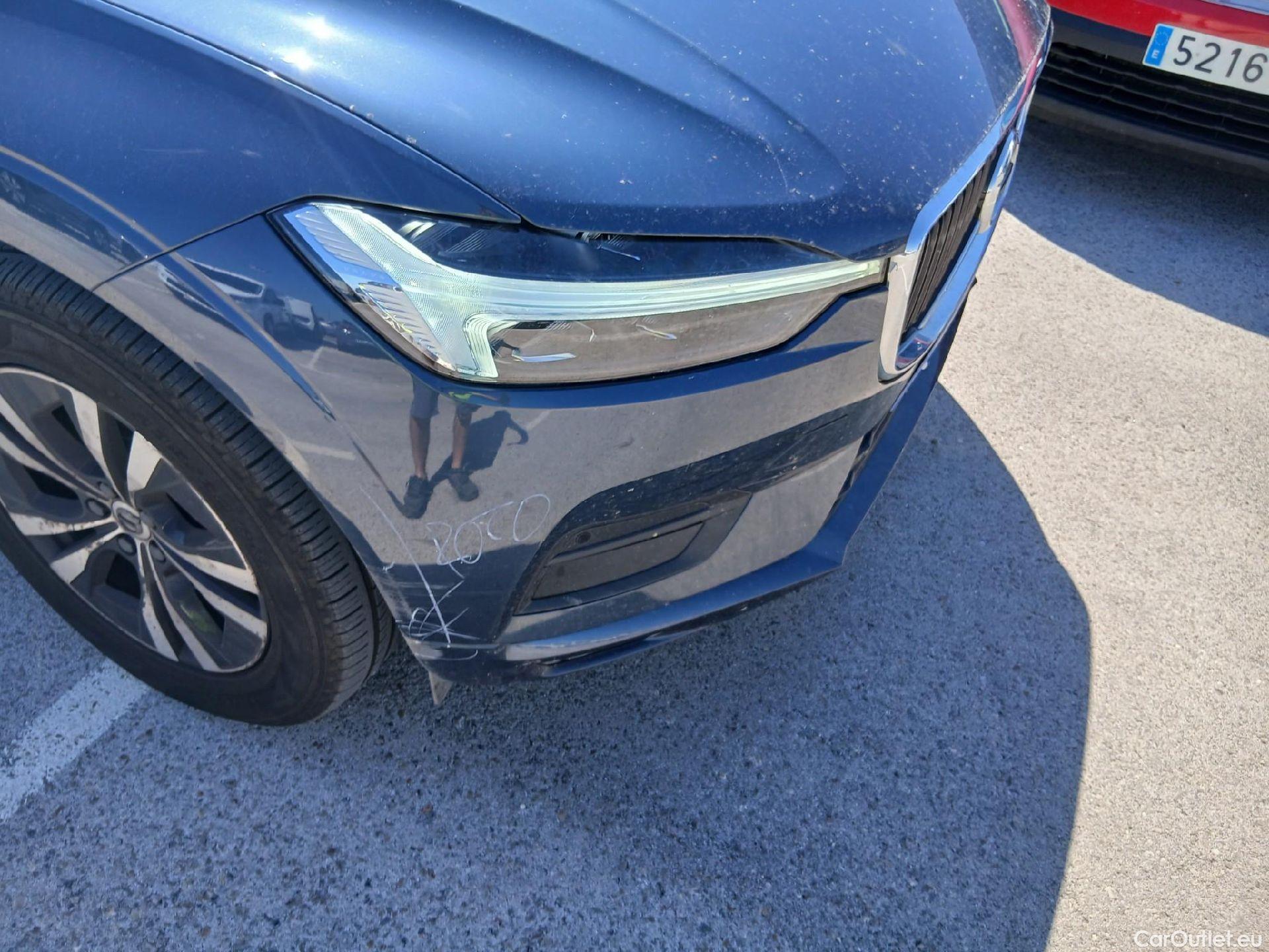  Volvo  XC60 VOLVO  / 2017 / 5P / todoterreno 2.0 B4 D Momentum Pro Auto #3