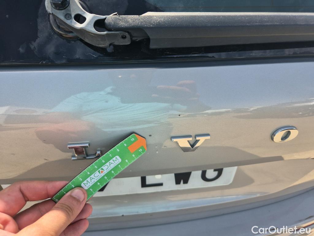  Volvo  XC60 VOLVO  / 2017 / 5P / todoterreno 2.0 B4 D Momentum Auto #25