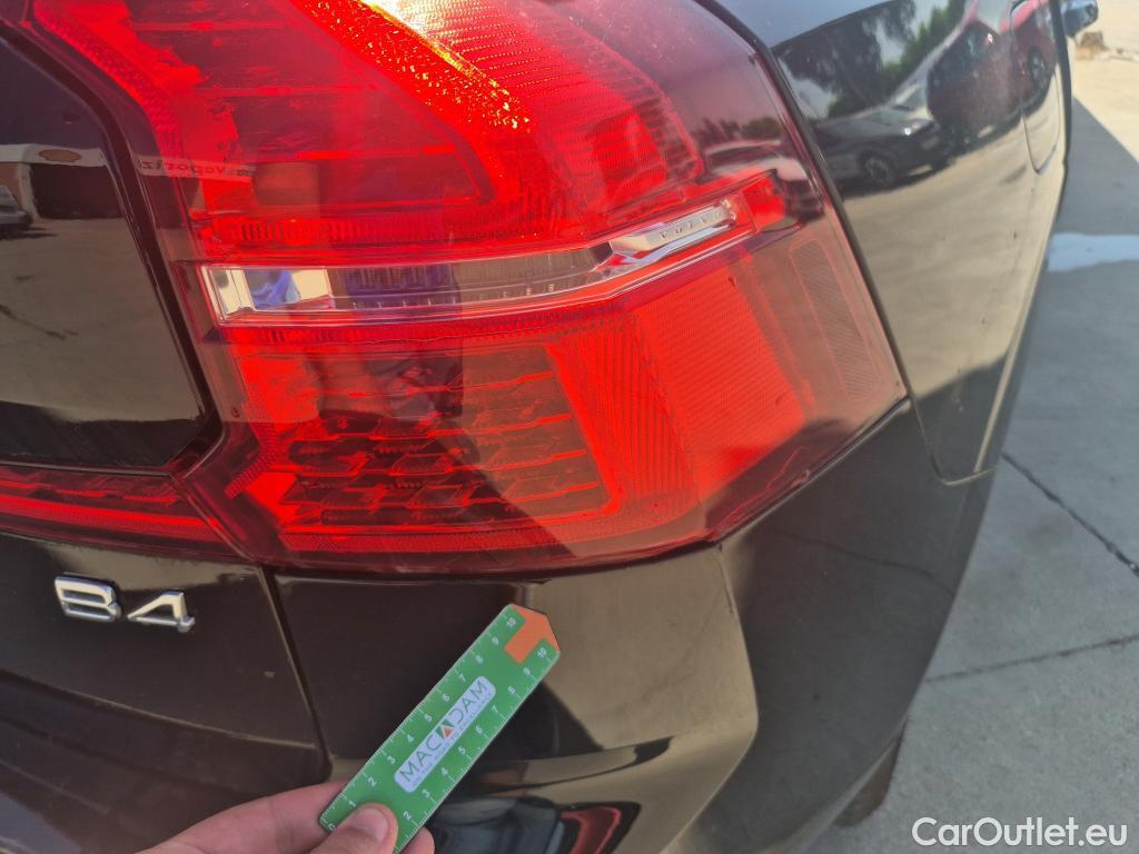  Volvo  XC60 VOLVO  / 2017 / 5P / todoterreno 2.0 B4 D Core Auto #4