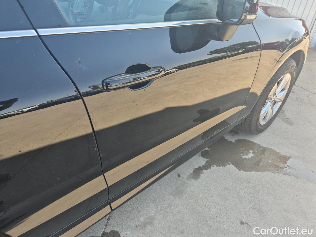  Volvo  XC60 VOLVO  / 2017 / 5P / todoterreno 2.0 B4 D Core Auto #47