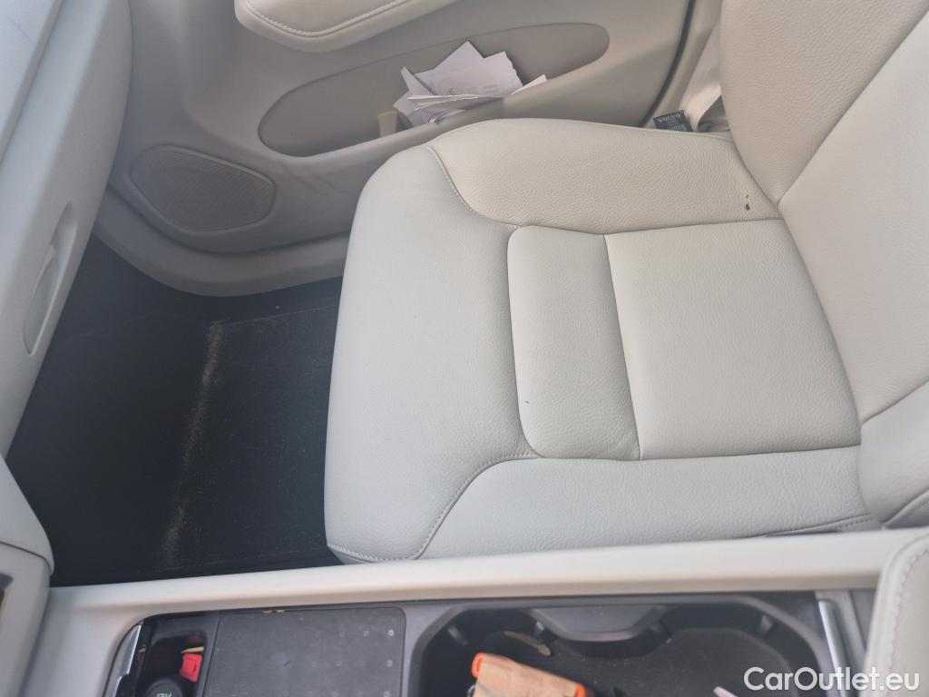  Volvo  XC60 VOLVO  / 2017 / 5P / todoterreno 2.0 B4 D Core Auto #25