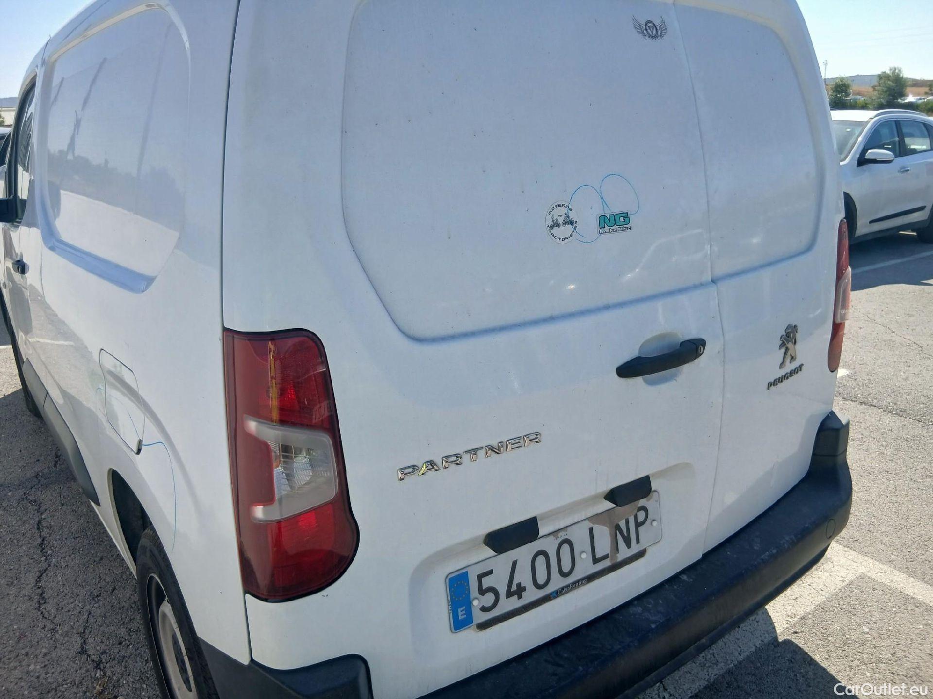  Peugeot  Partner PEUGEOT  / 2018 / 3P / furgón derivado de turismo Pro Standard 600kg BlueHDi 73kW (AC) #16