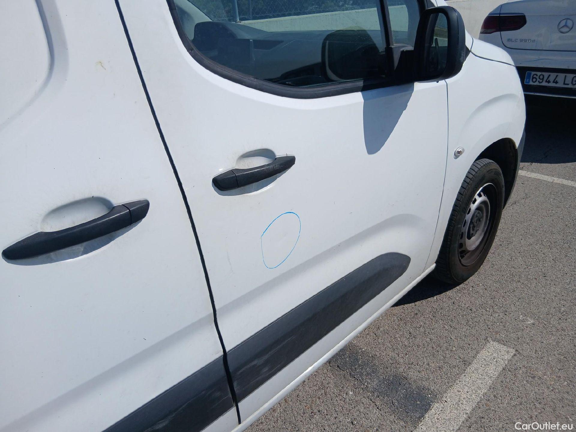  Peugeot  Partner PEUGEOT  / 2018 / 3P / furgón derivado de turismo Pro Standard 600kg BlueHDi 73kW (AC) #31