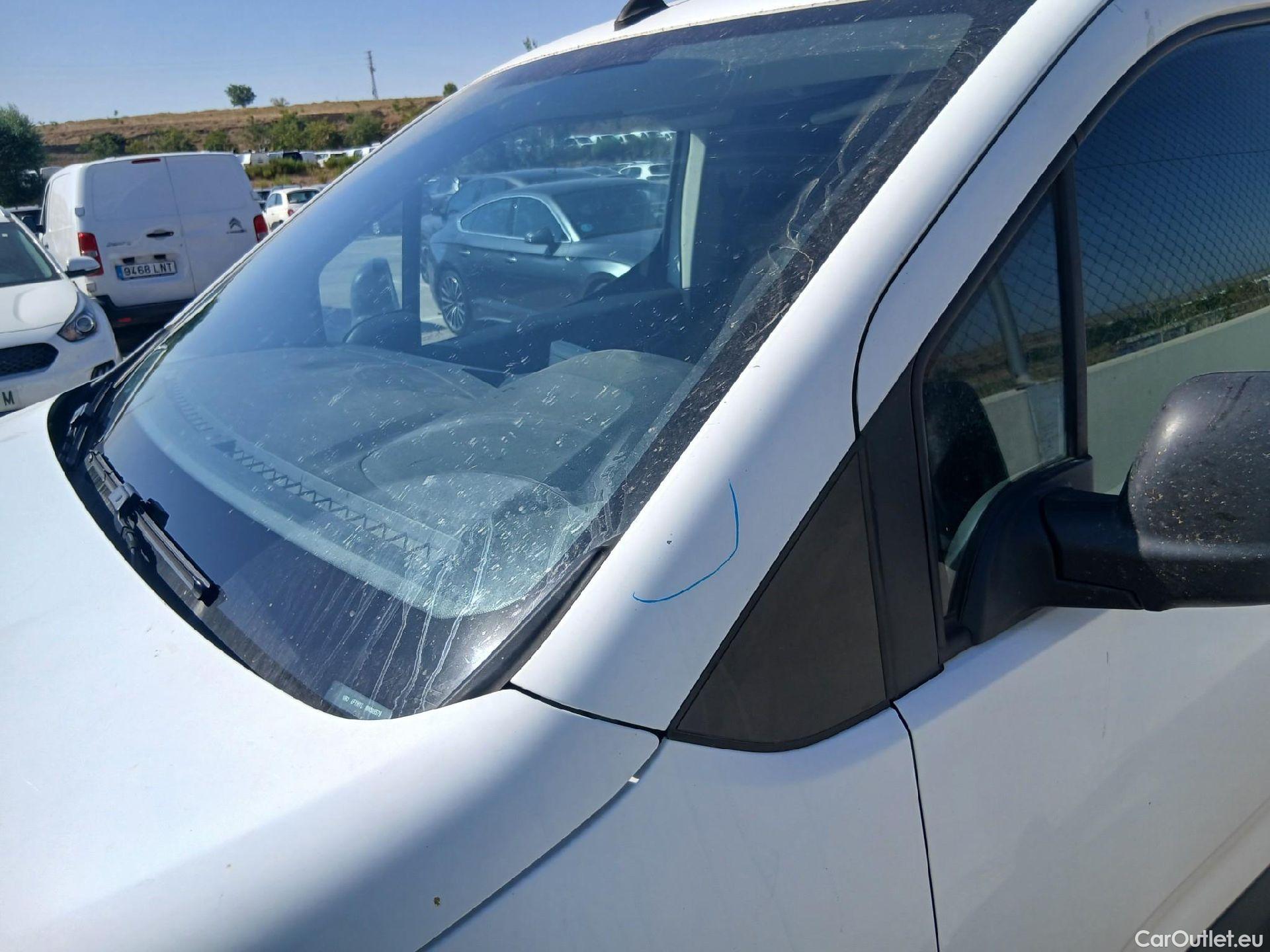  Peugeot  Partner PEUGEOT  / 2018 / 3P / furgón derivado de turismo Pro Standard 600kg BlueHDi 73kW (AC) #8