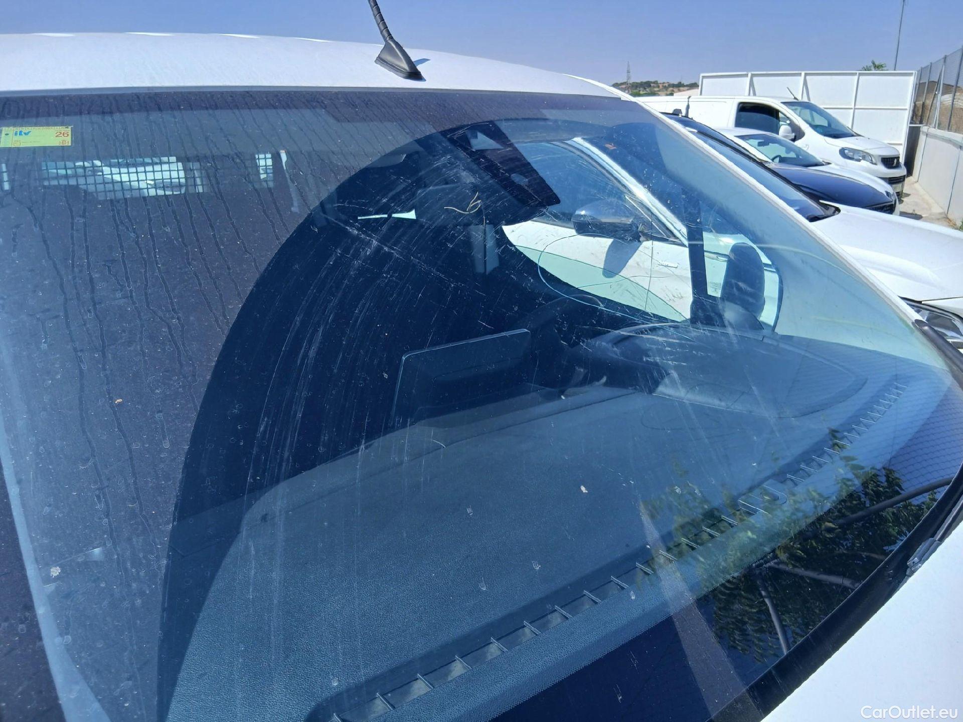  Citroen  Berlingo CITROEN  / 2018 / 4P / combi Talla M BlueHDi 100 S&S LIVE PACK BUSINE #4
