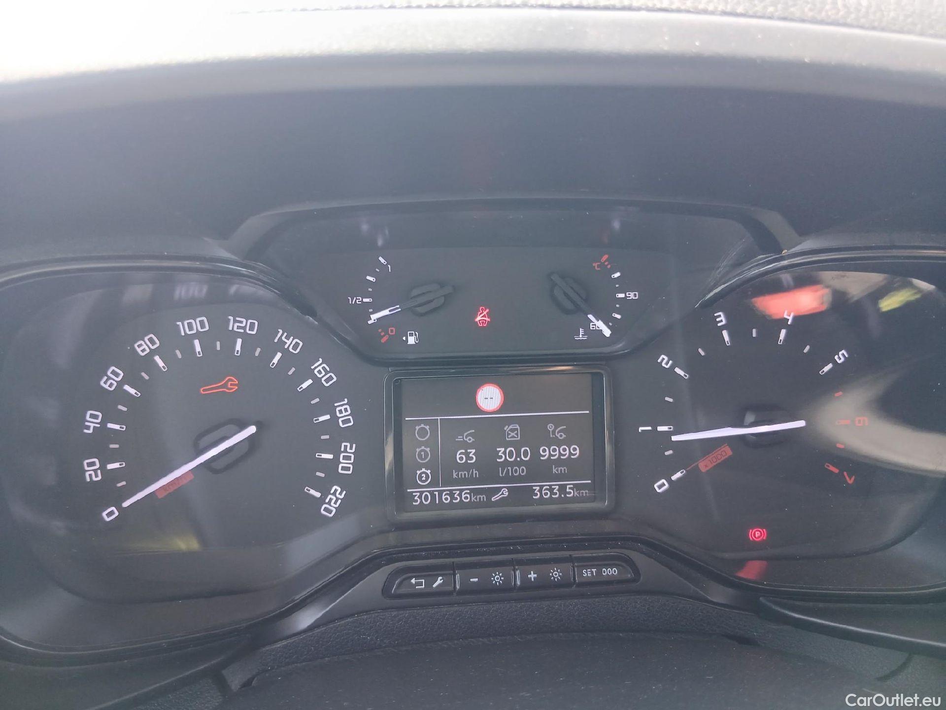  Citroen  Berlingo CITROEN  / 2018 / 4P / combi Talla M BlueHDi 100 S&S LIVE PACK BUSINE #1