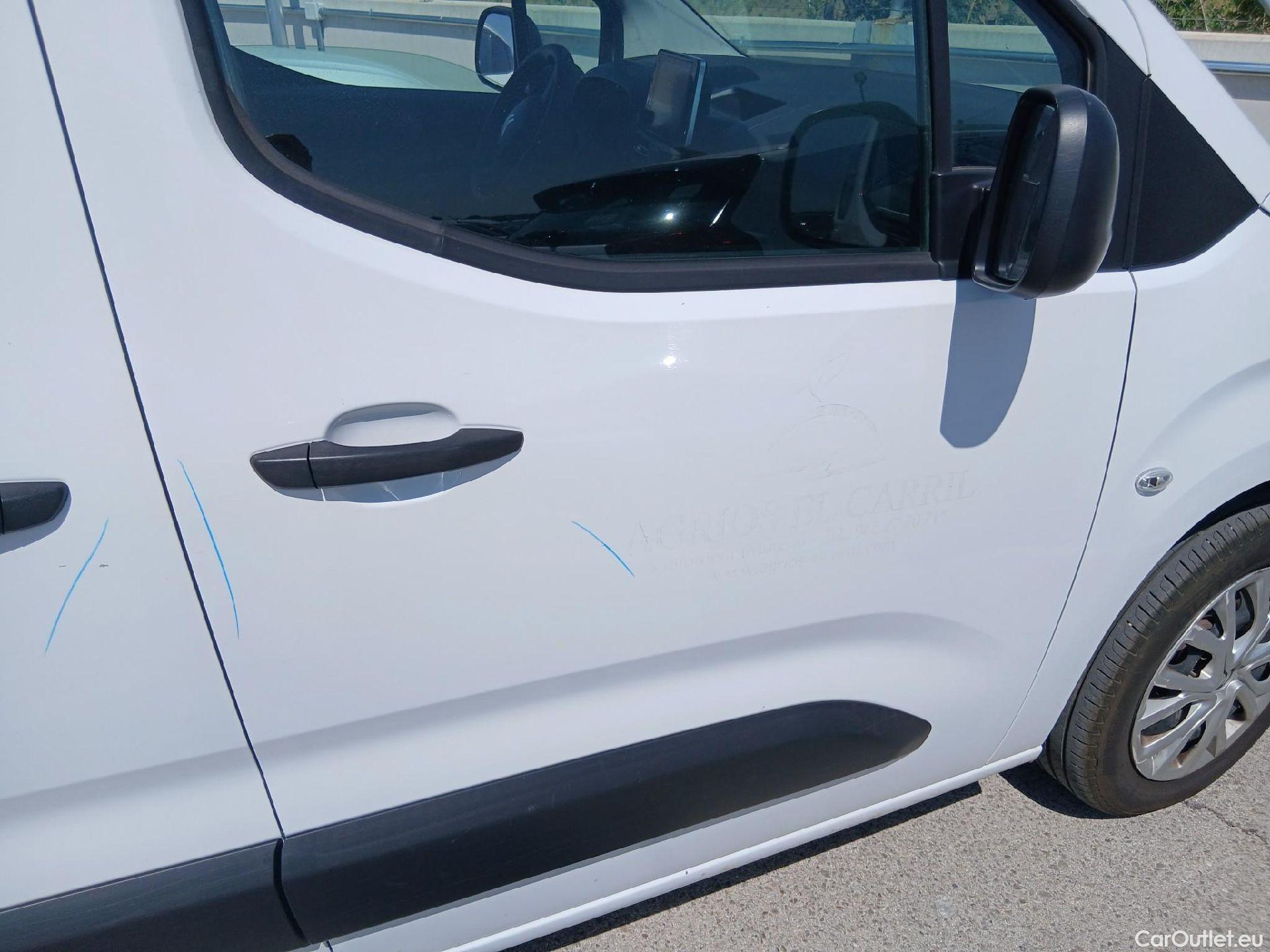 Citroen  Berlingo CITROEN  / 2018 / 4P / combi Talla M BlueHDi 100 S&S LIVE PACK BUSINE #30