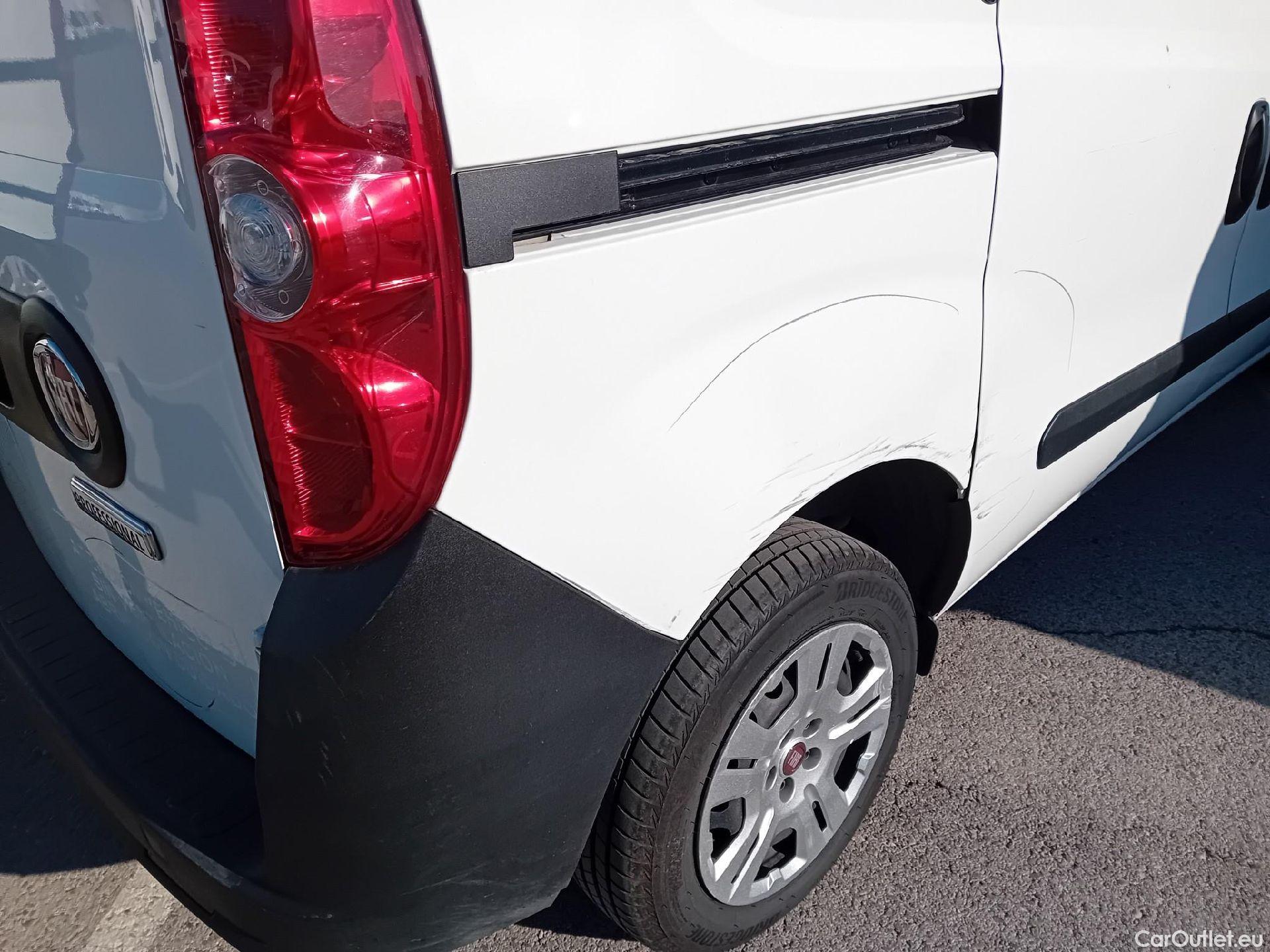  Fiat  Doblo FIAT Doblò Cargo/2015/4P/furgón derivado de turismo Cargo SX 1.3 Mjet 70 kW (95 CV) #30