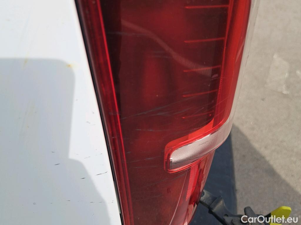  Citroen  Berlingo CITROEN  / 2018 / 4P / combi Talla M BlueHDi 100 LIVE (AC) #8
