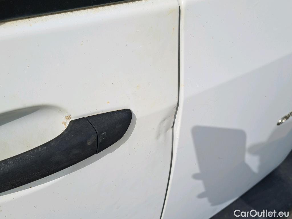  Citroen  Berlingo CITROEN  / 2018 / 4P / combi Talla M BlueHDi 100 LIVE (AC) #10