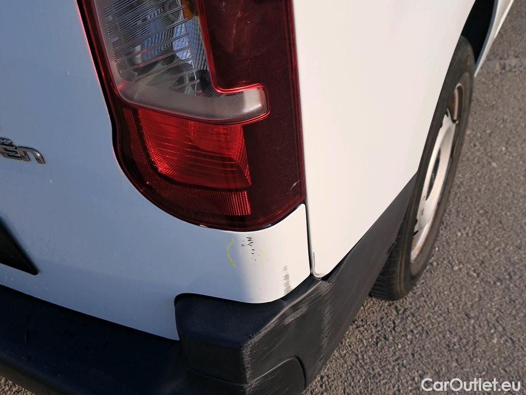  Citroen  Berlingo CITROEN  / 2018 / 5P / furgón derivado de turismo Doble Cab. Talla XL BlueHDi 100 CONTROL #9