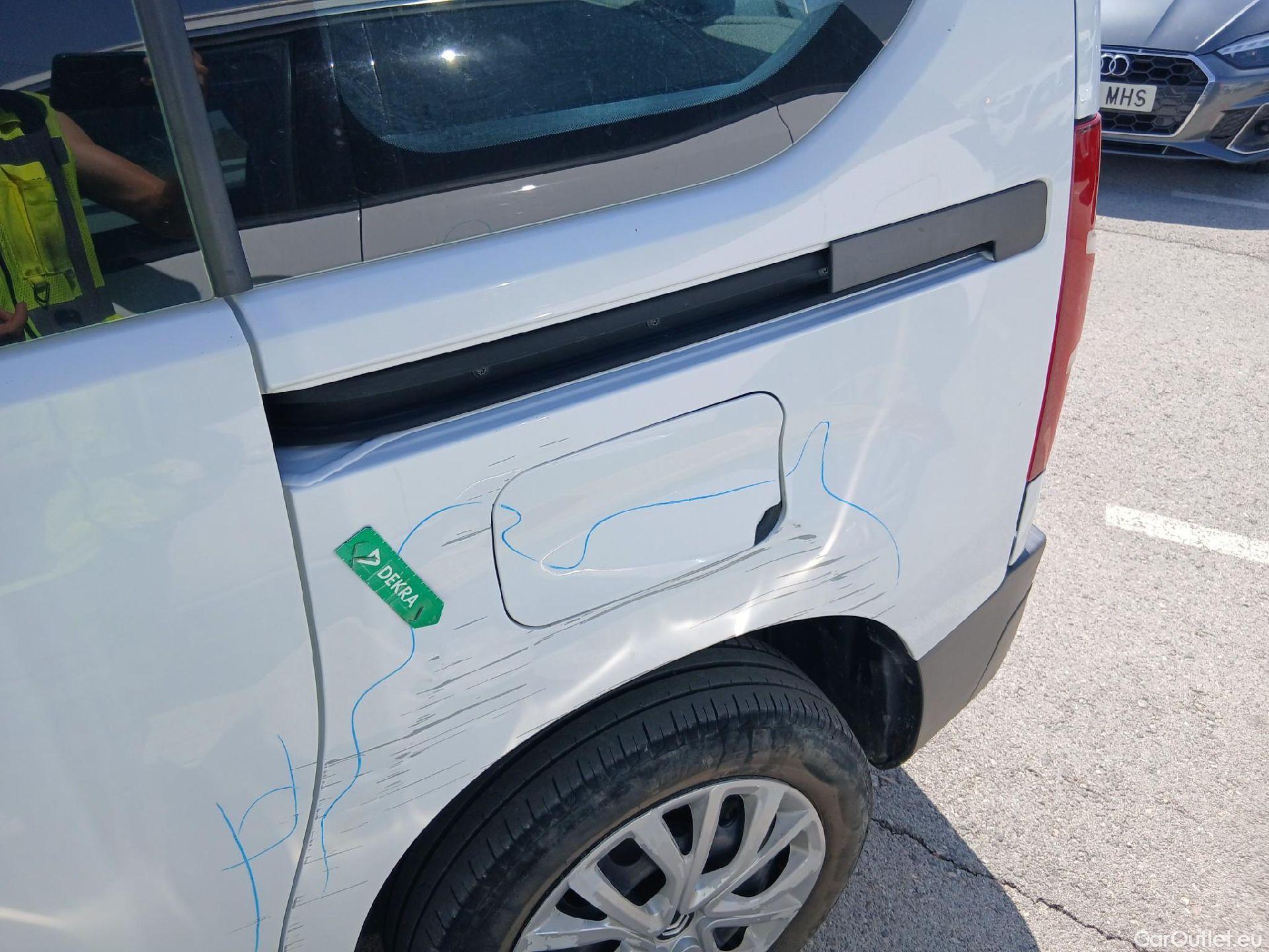  Citroen  Berlingo CITROEN  / 2018 / 4P / combi Talla M BlueHDi 100 S&S LIVE PACK BUSINE #17