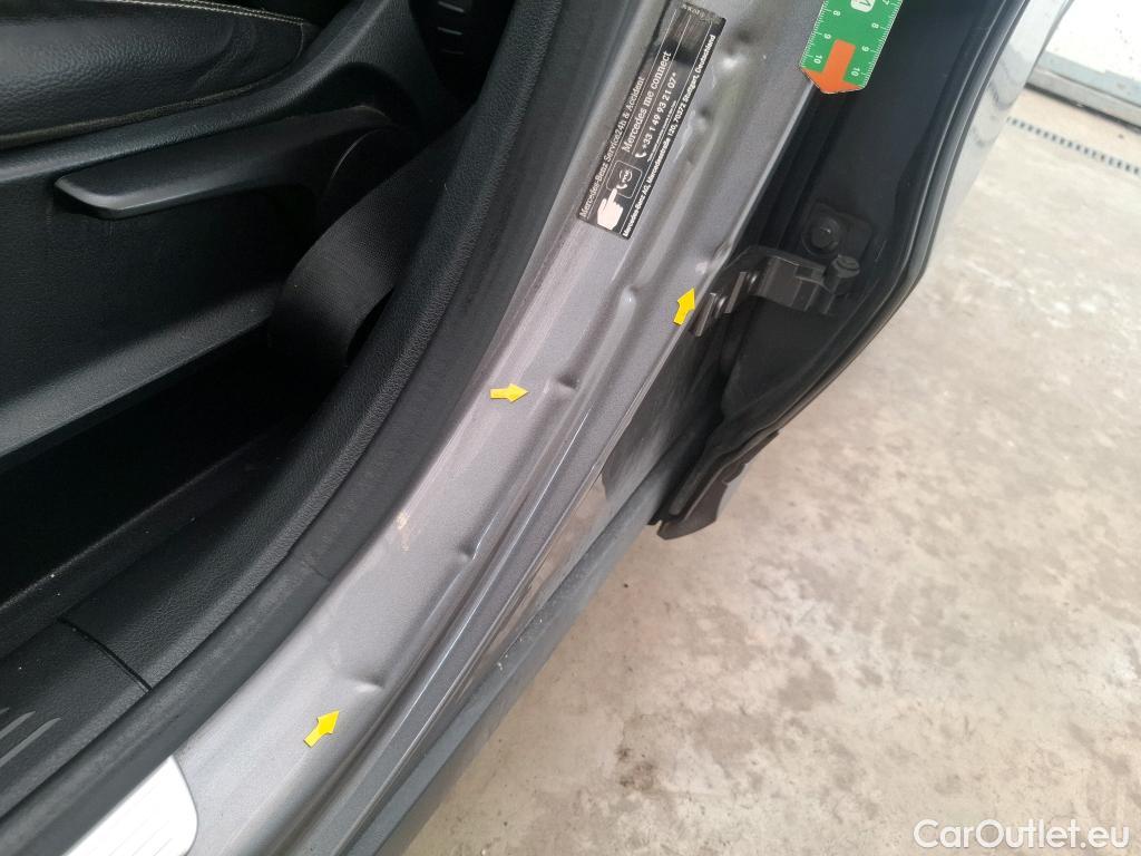  Mercedes  GLA MERCEDES-BENZ  / 2020 / 5P / SUV 2.0  200 D PROGRESSIVE LINE DCT #36