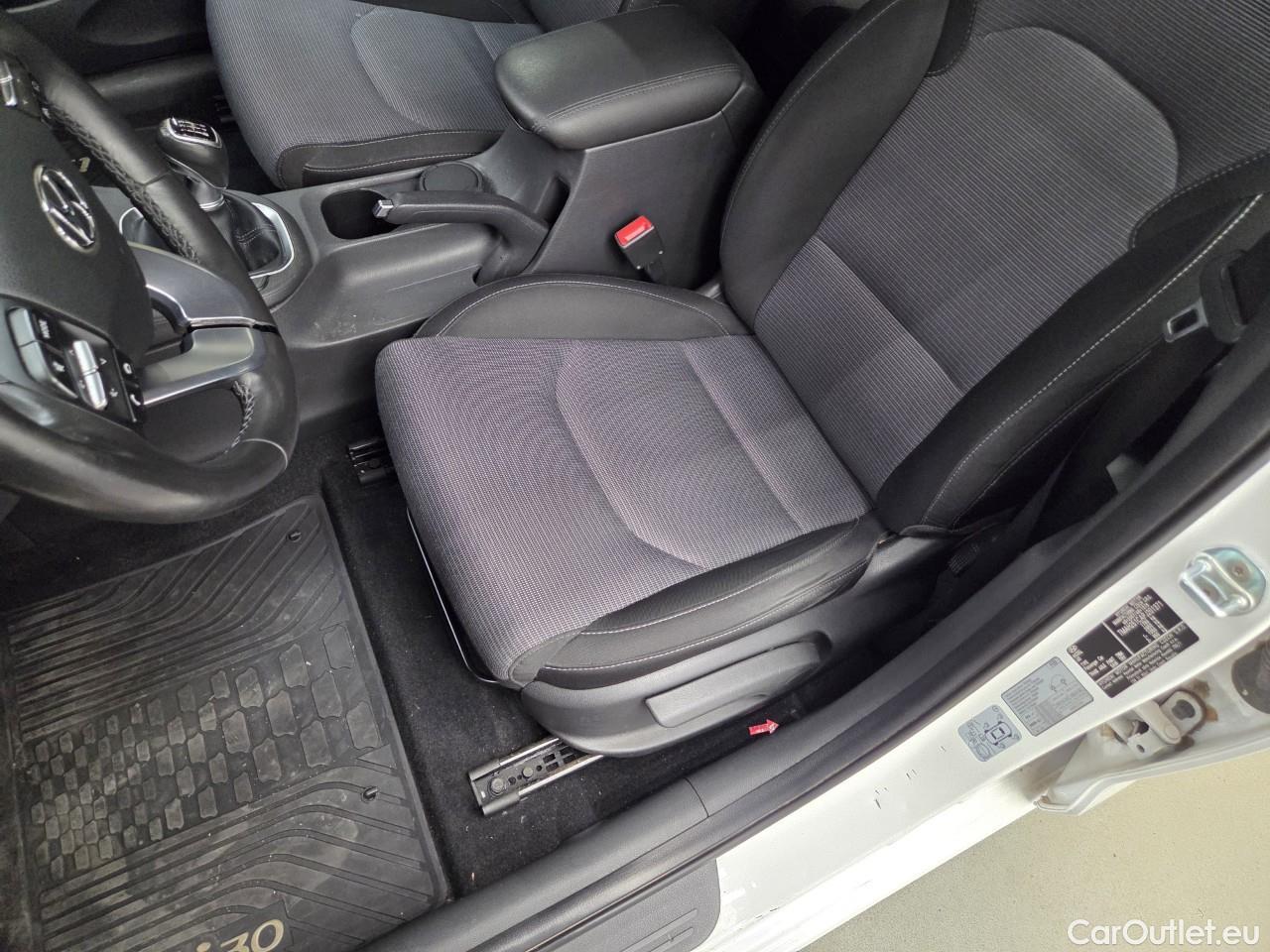  Hyundai  i30 1.5 110CP Comfort #16
