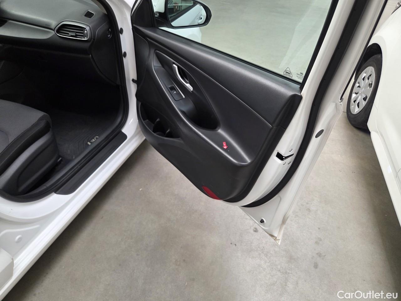  Hyundai  i30 1.5 110CP Comfort #27