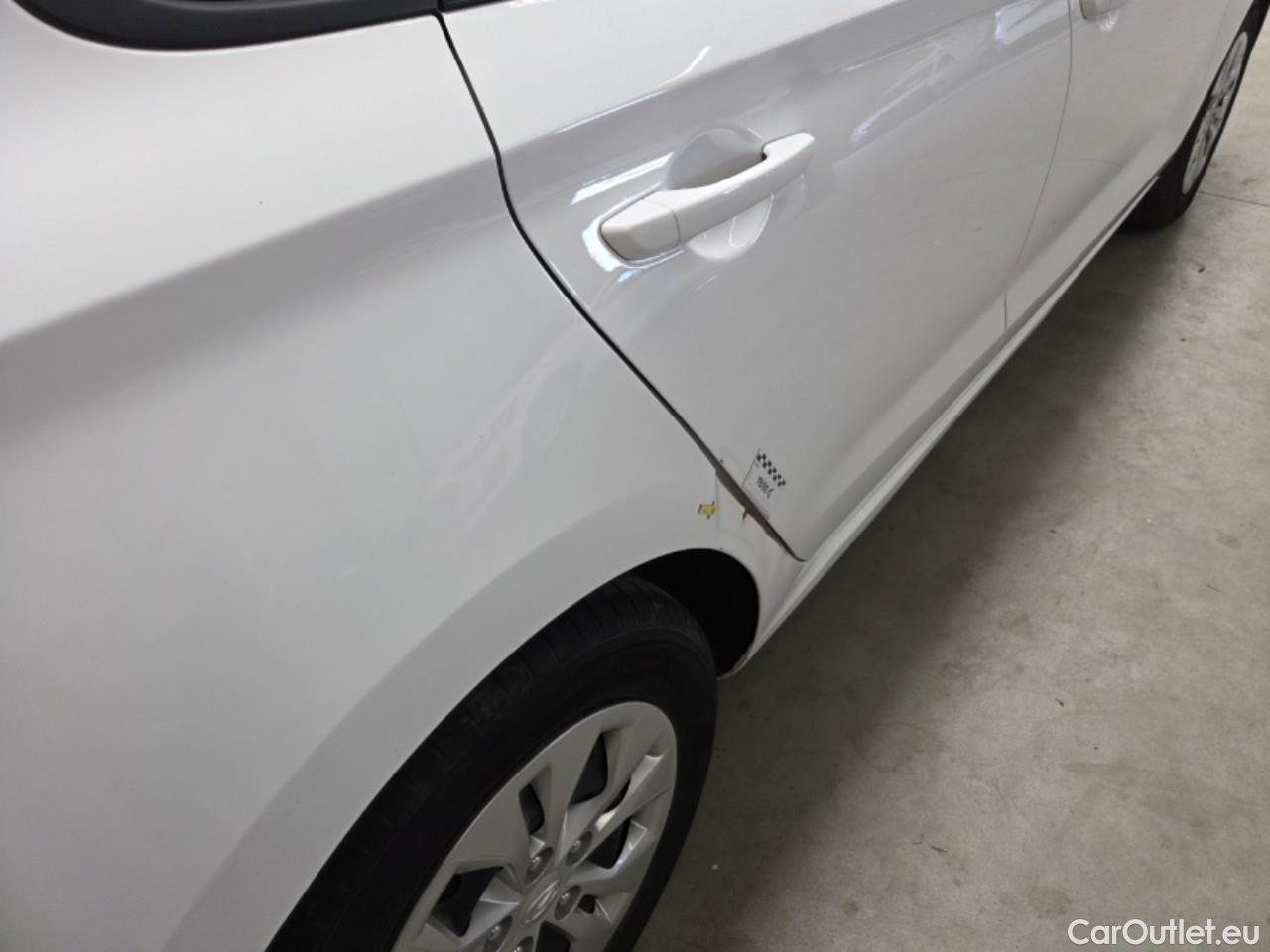  Hyundai  i30 1.5 110CP Comfort #22
