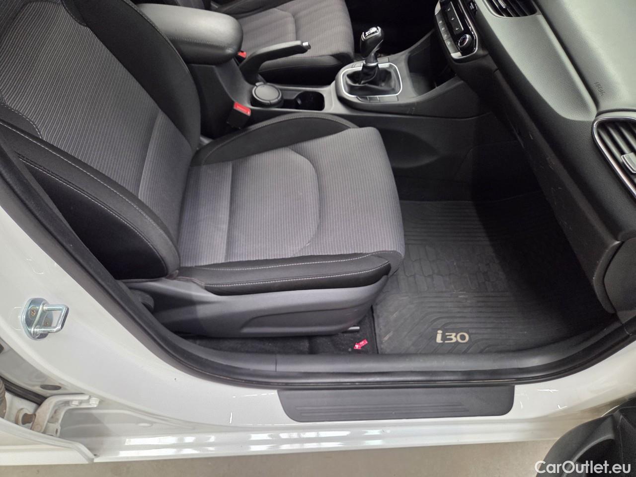  Hyundai  i30 1.5 110CP Comfort #14