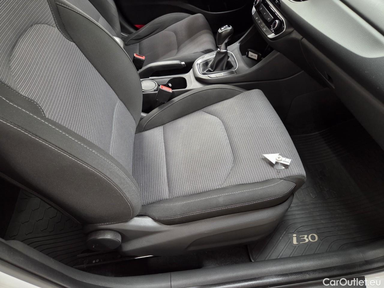  Hyundai  i30 1.5 110CP Comfort #43