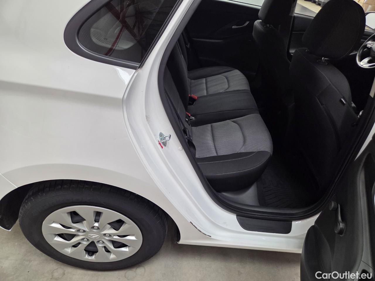  Hyundai  i30 1.5 110CP Comfort #9