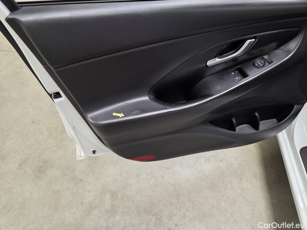  Hyundai  i30 1.5 110CP Comfort #37