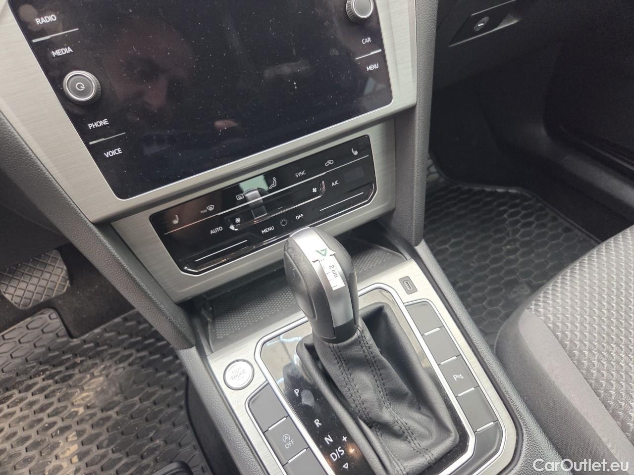  Volkswagen  Passat Trendline 1.5 TSI ACT DSG 150 CP #32