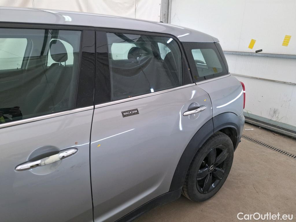  Mini  Countryman MINI  / 2020 / 5P / Crossover Cooper Essential 136 ch BVA7 #4