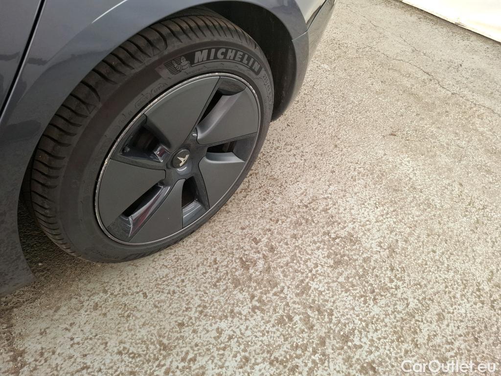  Tesla  Model 3 TESLA  / 2018 / 4P / Berline Autonomie Standard Plus RWD #40