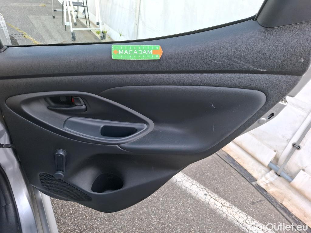  Toyota  Yaris TOYOTA  Hybride / 2019 / 5P / Berline Hybride 116h Dynamic Business Beyond Zer #1