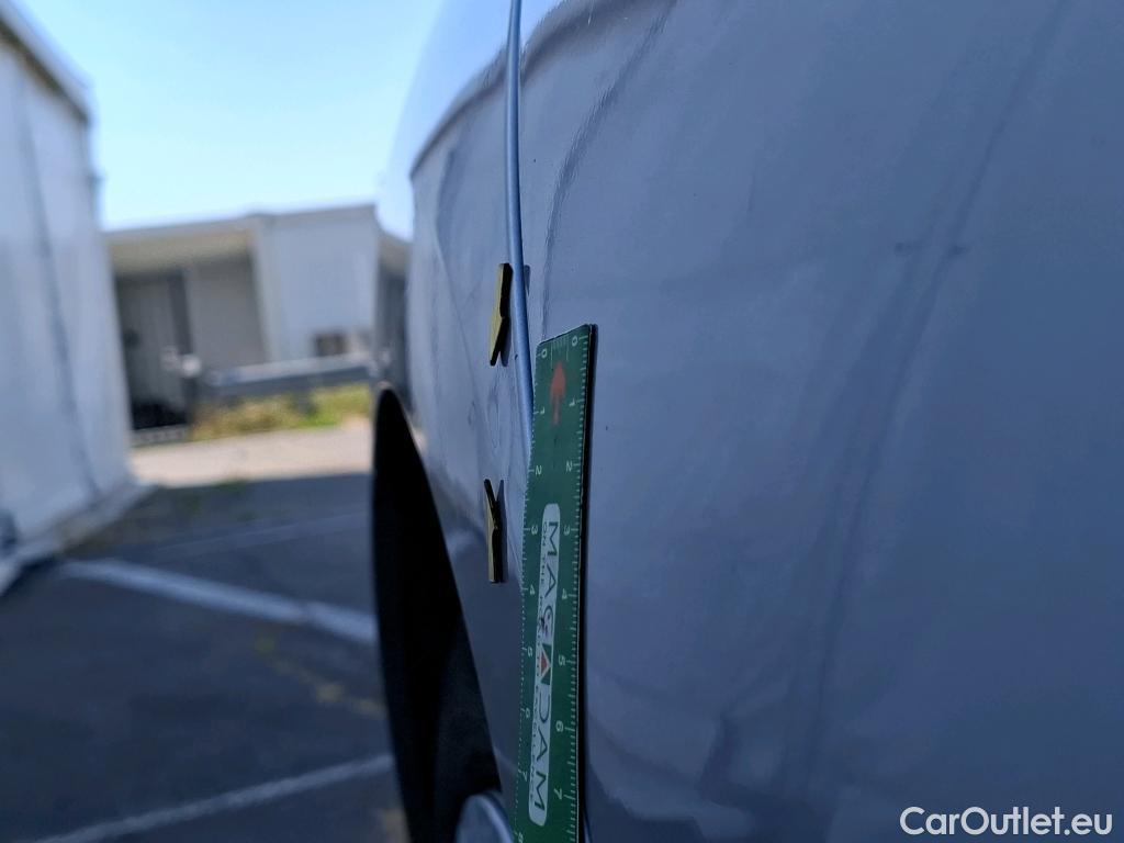  Toyota  Yaris TOYOTA  Hybride / 2019 / 5P / Berline Hybride 116h Dynamic Business Beyond Zer #33