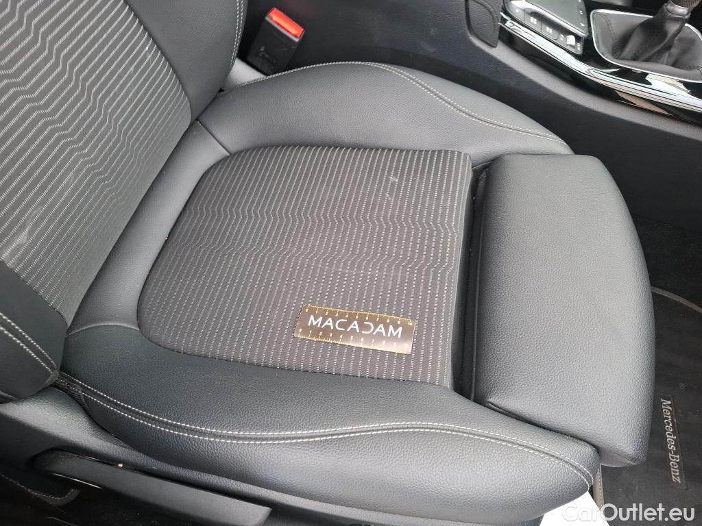  Mercedes  A-Klasse MERCEDES-BENZ Classe A Compact / 2018 / 5P / Berline A 180 d Progressive Line #25