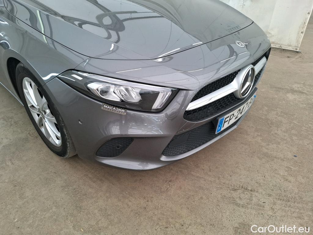  Mercedes  A-Klasse MERCEDES-BENZ Classe A Compact / 2018 / 5P / Berline A 180 d Progressive Line #10