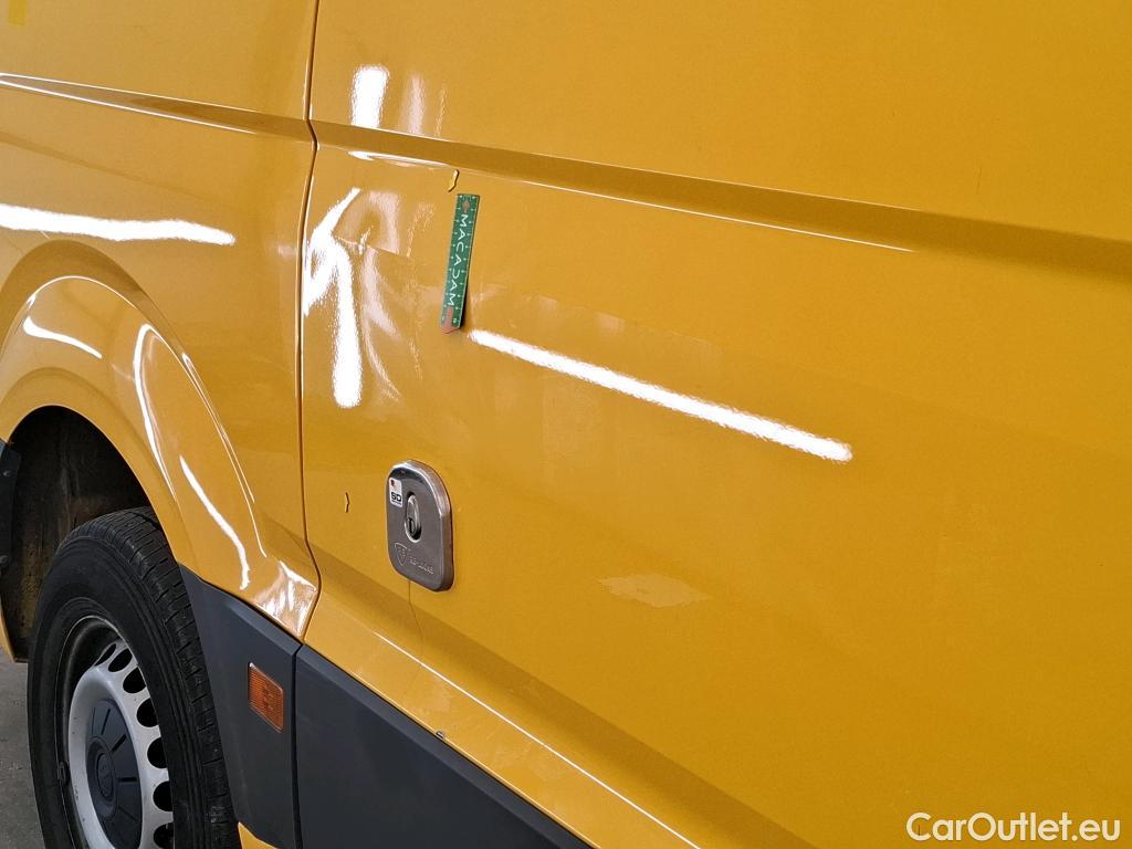  Volkswagen  Crafter  Fourgon Fourgon 35 mittlerer Radstand mit Hochdach FWD 2.0 #4