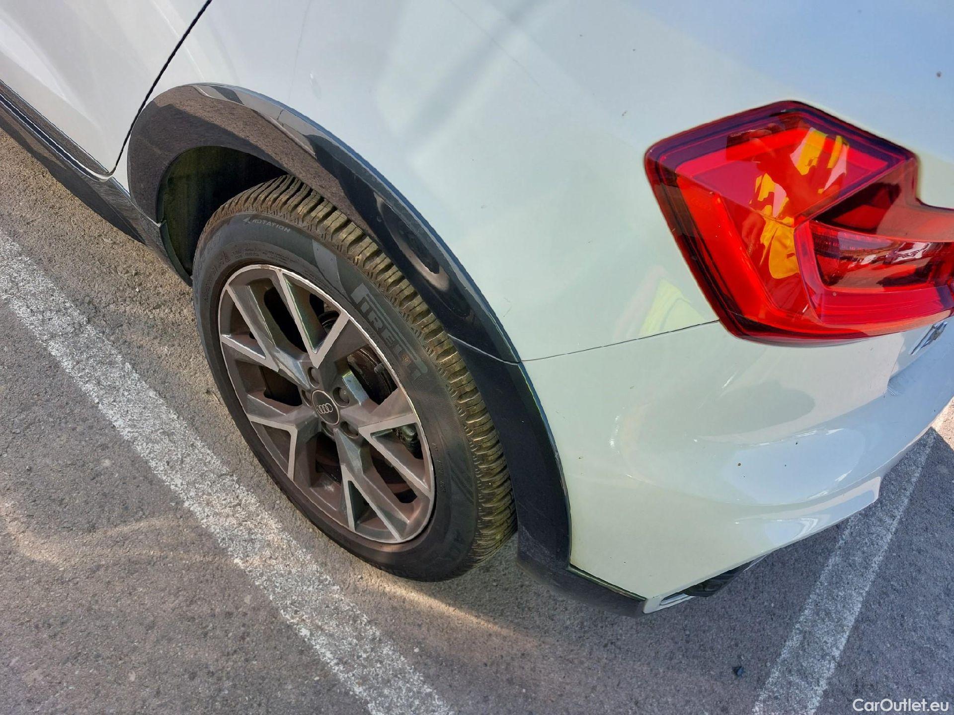  Audi  A1 Sportback AUDI A1 / 2018 / 5P / berlina con portón citycarver Adrenalin 35 TFSI 110kW S tro(SP) #7