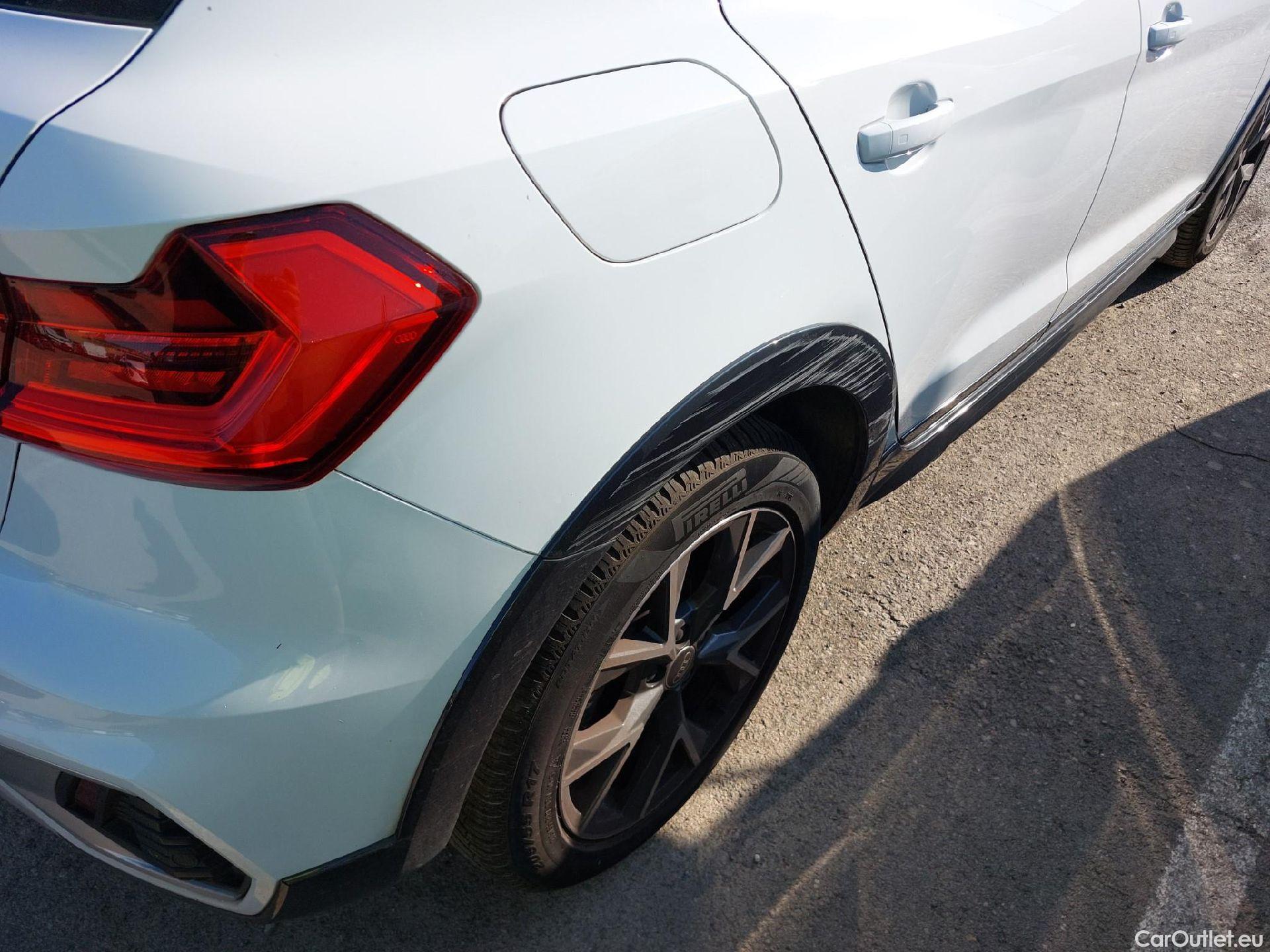  Audi  A1 Sportback AUDI A1 / 2018 / 5P / berlina con portón citycarver Adrenalin 35 TFSI 110kW S tro(SP) #9