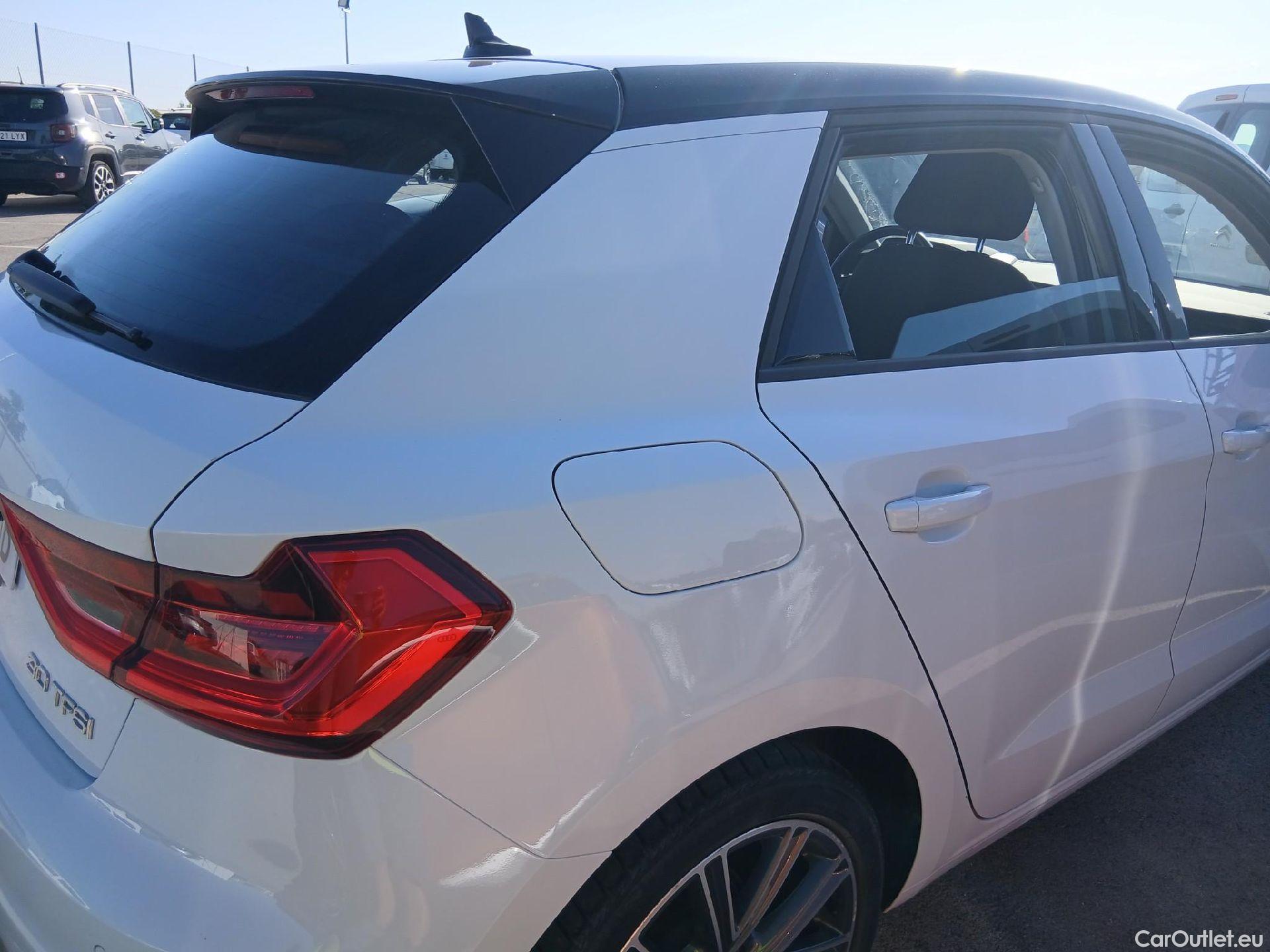  Audi  A1 Sportback AUDI A1 / 2018 / 5P / berlina con portón Sportback Advanced 30 TFSI 85kW S tronic #16
