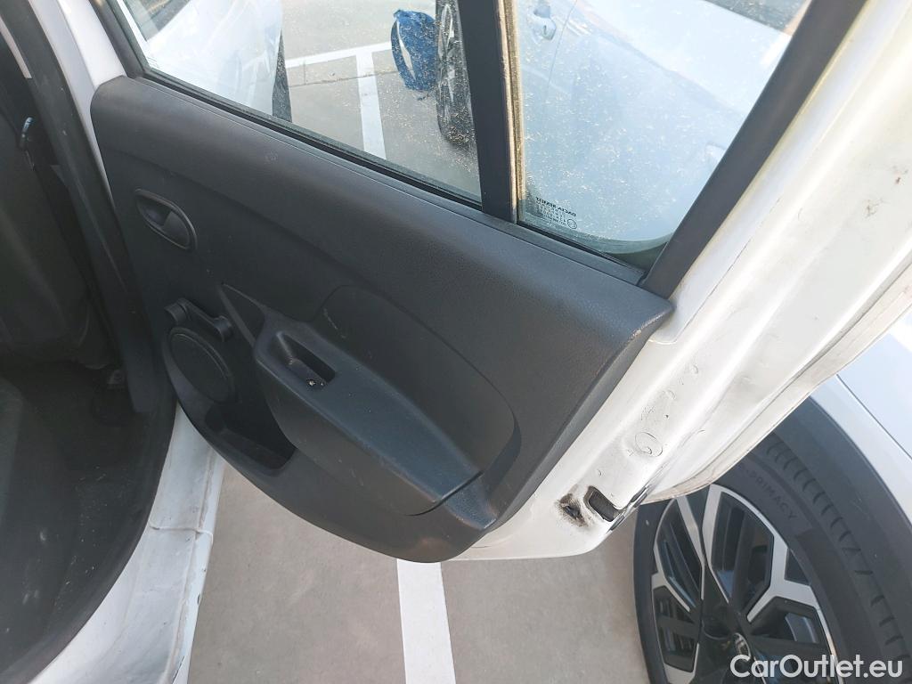 Dacia  Sandero DACIA  5p 2G berlina con portón Ambiance dCi 55kW (75CV) #42