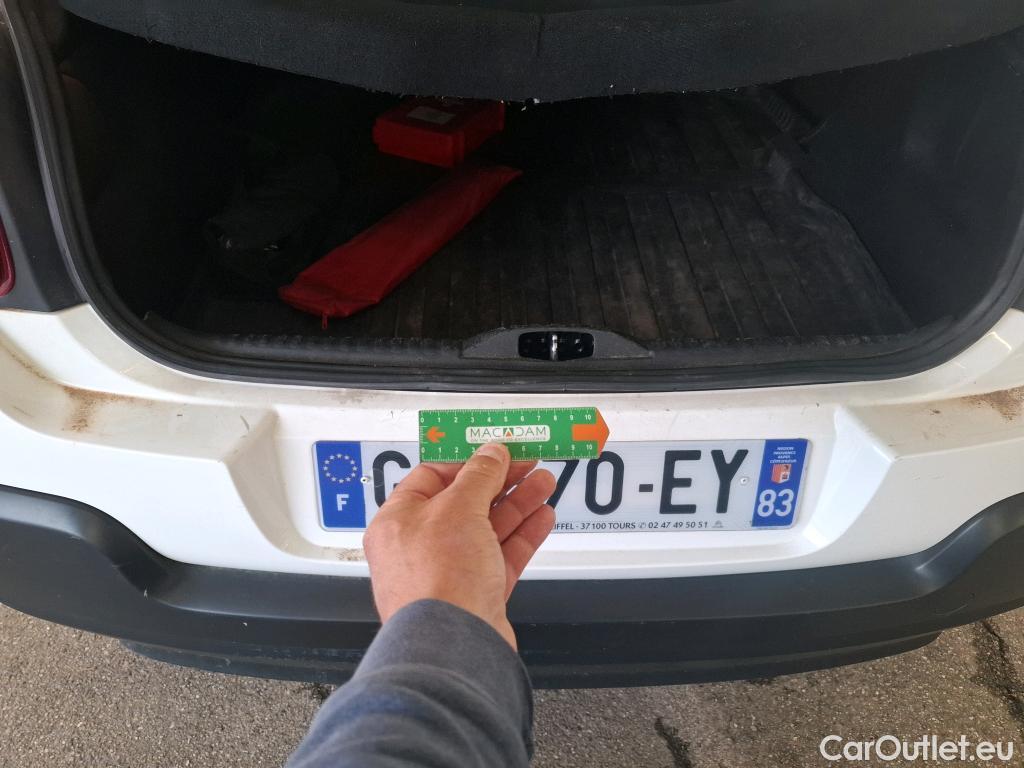  Citroen  C3  Société Feel 1.5 BlueHDI 100CV BVM6 E6d #18