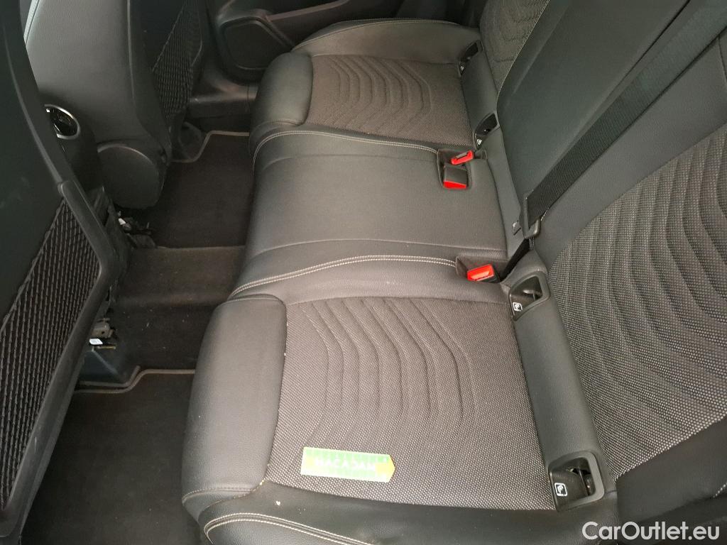  Mercedes  GLA MERCEDES-BENZ  / 2020 / 5P / SUV 1.3  200 BUSINESS LINE DCT #13