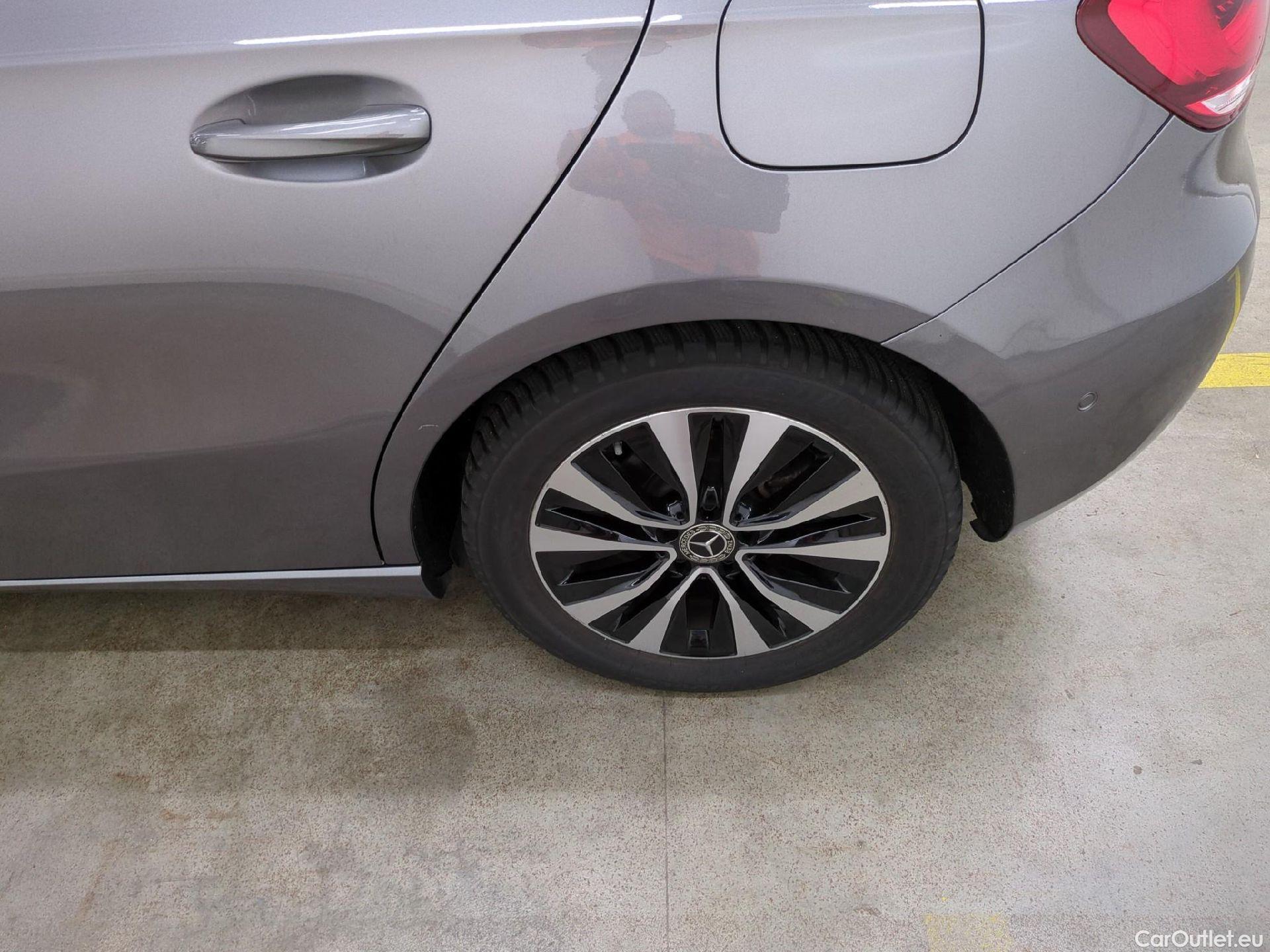  Mercedes  A-Klasse MERCEDES-BENZ Classe A Compact / 2018 / 5P / Berline A 180 d Business Line 8G-DCT #3