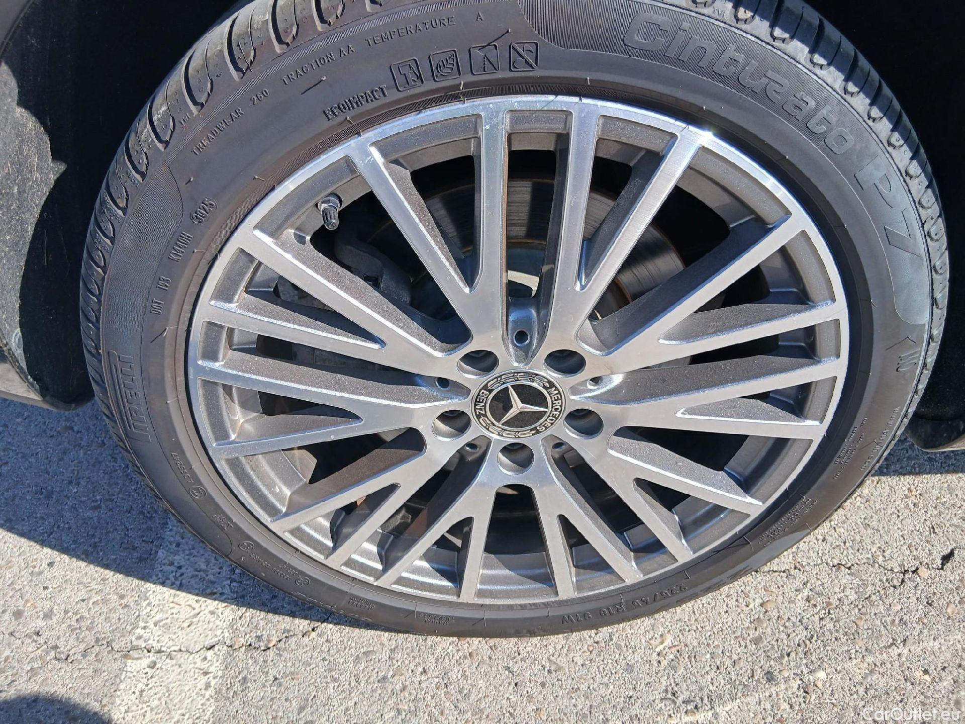  Mercedes  CLA-Klasse MERCEDES-BENZ CLA / 2019 / 4P / coupé CLA 250 e #17