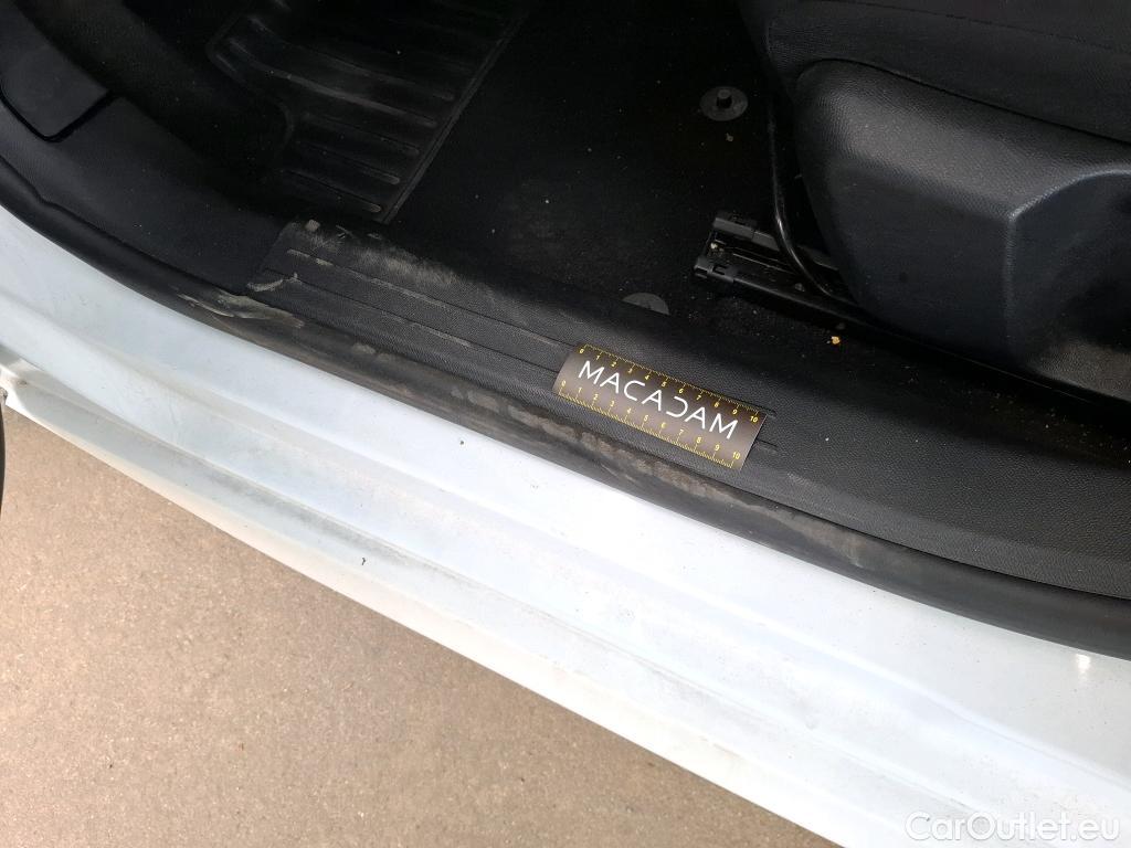  Peugeot  208  Premium 1.5 HDi 100CV BVM6 E6d #5