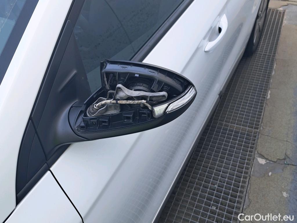  Hyundai   Ioniq HYUNDAI / 2019 / 5P / berlina con portón 1.6 GDI HEV Klass DCT #1
