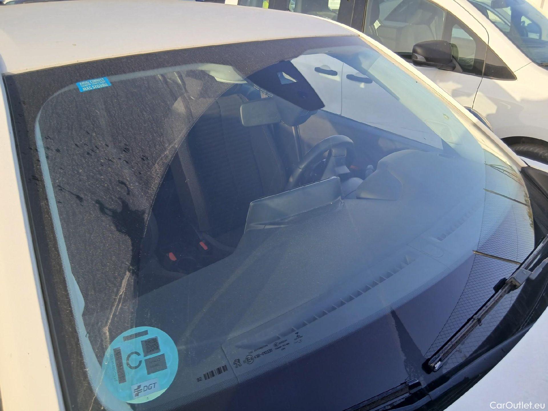  Peugeot  2008 PEUGEOT  / 2019 / 5P / todoterreno Active BlueHDI 81kW (110CV) #1