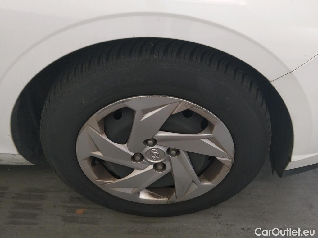  Hyundai  i20 HYUNDAI  / 2020 / 5P / berlina con portón 1.0 TGDI 74kW (100CV) 48V Essence #25