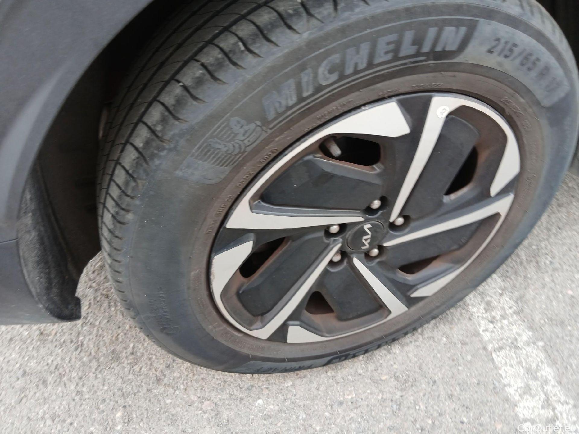  KIA  Sportage KIA  / 2022 / 5P / todoterreno 1.6 T-GDi MHEV 110kW (150CV) Drive 4x2 #15