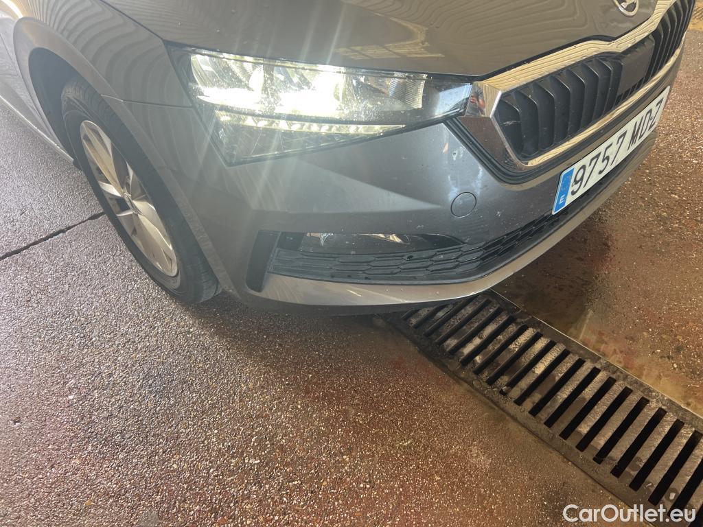  Skoda  Scala SKODA  / 2019 / 5P / berlina con portón 1.0 TSI 81KW (110 CV) Ambition #23