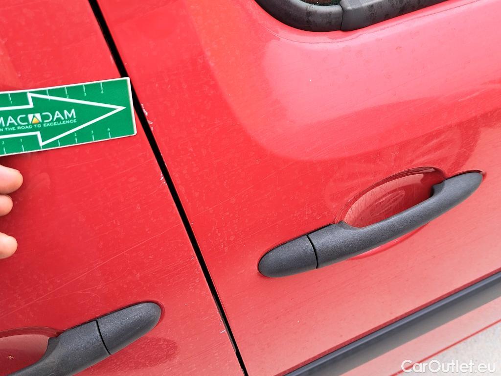 Renault  Kangoo RENAULT  Z.E./2013/3P/furgón derivado de turismo Z.E.  #28